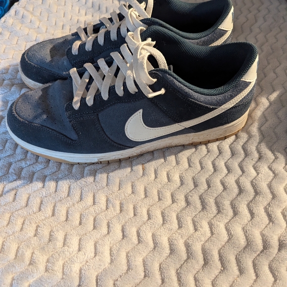Nike Men's Navy and White Sneakers - Picture 1 of 6